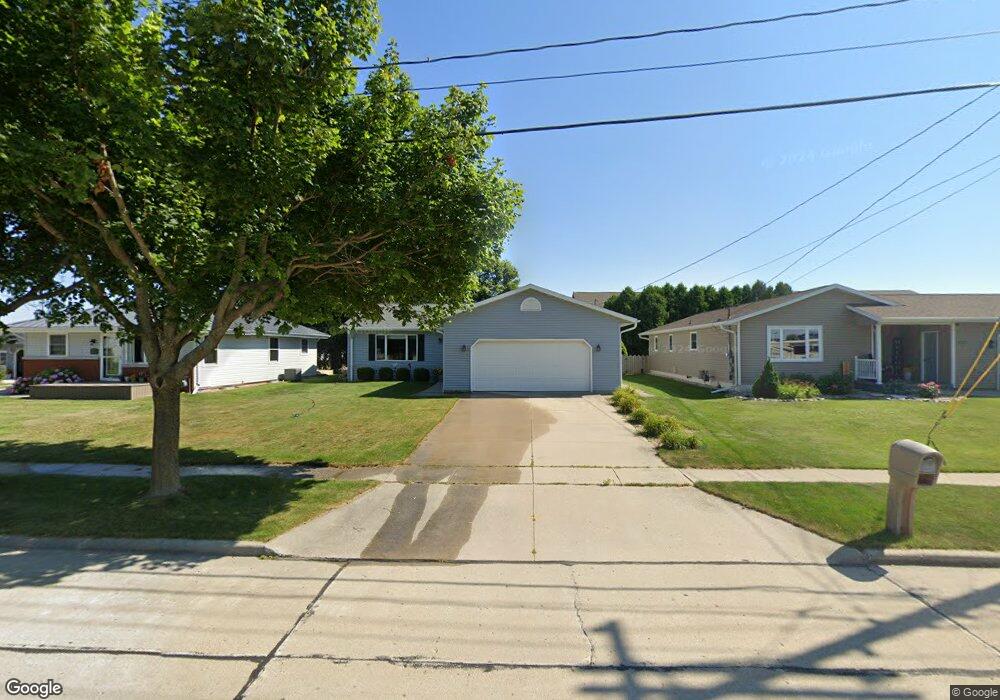 3209 Division St, Manitowoc, WI 54220 - photo 1