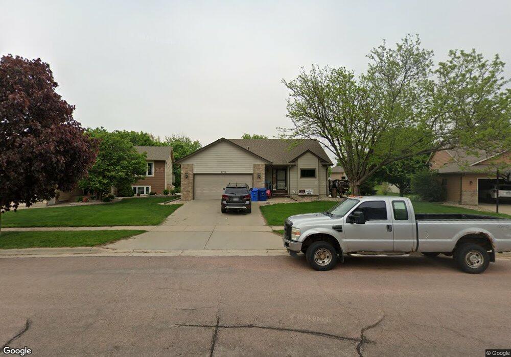2724 S Alpine Ave, Sioux Falls, SD 57110 - photo 1