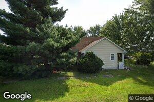 212 S Elm St, Bowen, IL 62316
