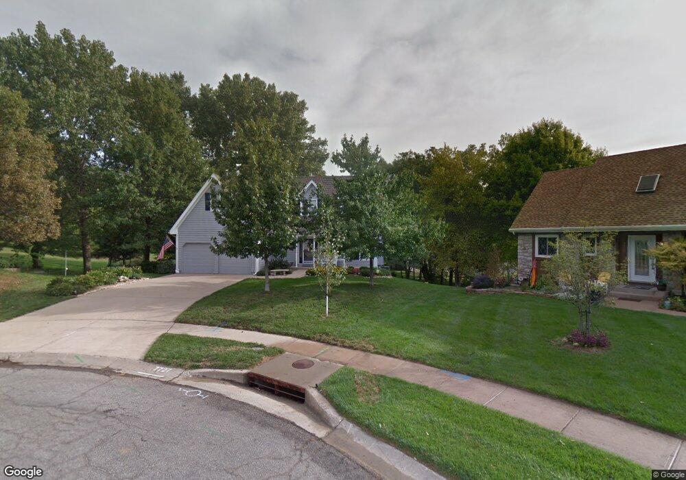 7727 Woodstone Ln, Shawnee, KS 66217 - photo 1