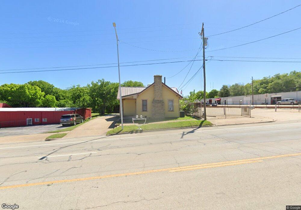 1007 Palo Pinto St, Weatherford, TX 76086 - photo 1