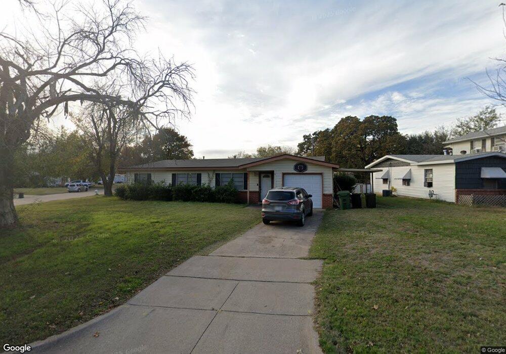 501 Arwine Dr, Hurst, TX 76053 - photo 1