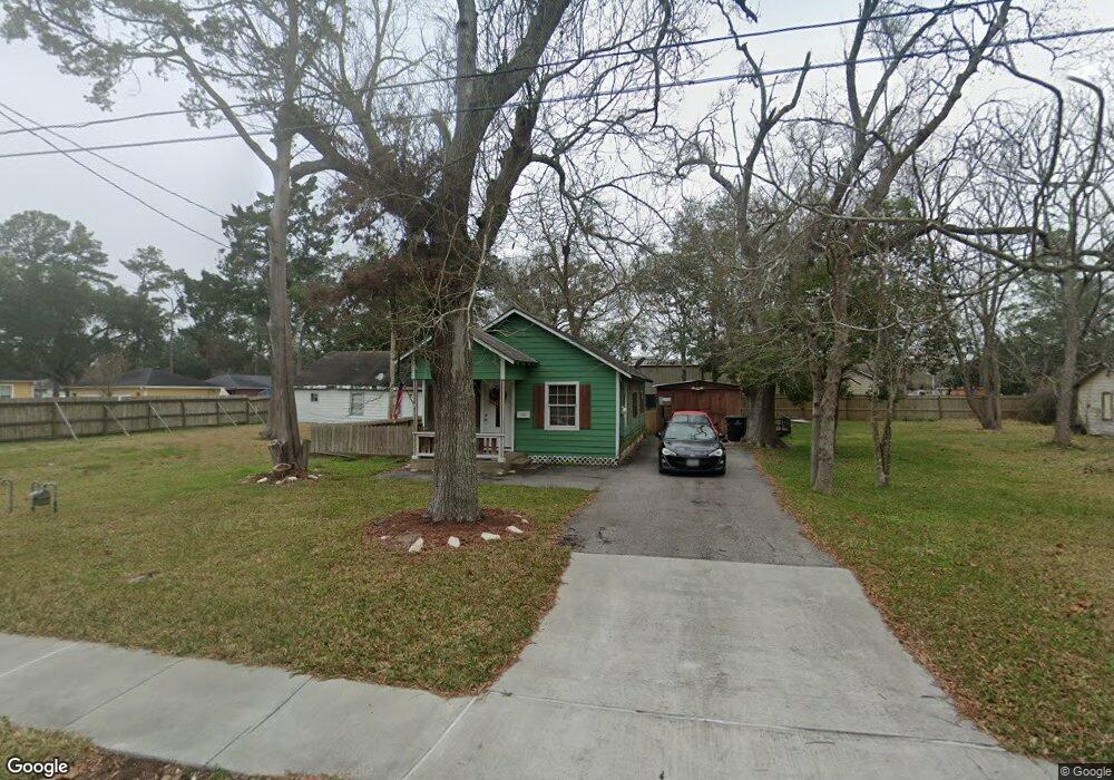 710 Clark St, Alvin, TX 77511 - photo 1