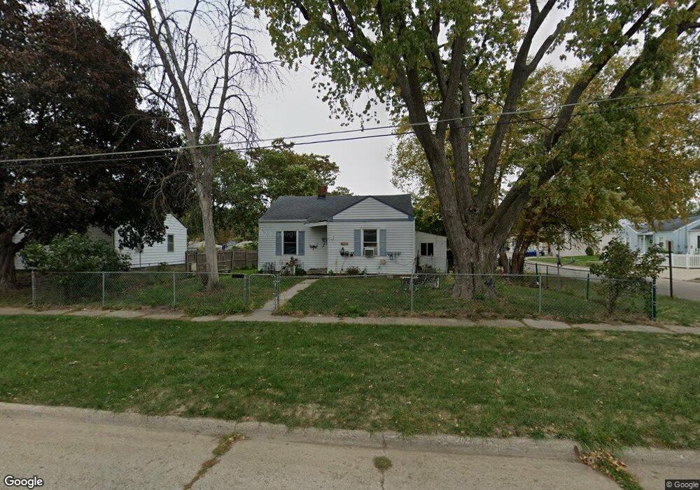1020 W 5th St S, Newton, IA 50208 - photo 1