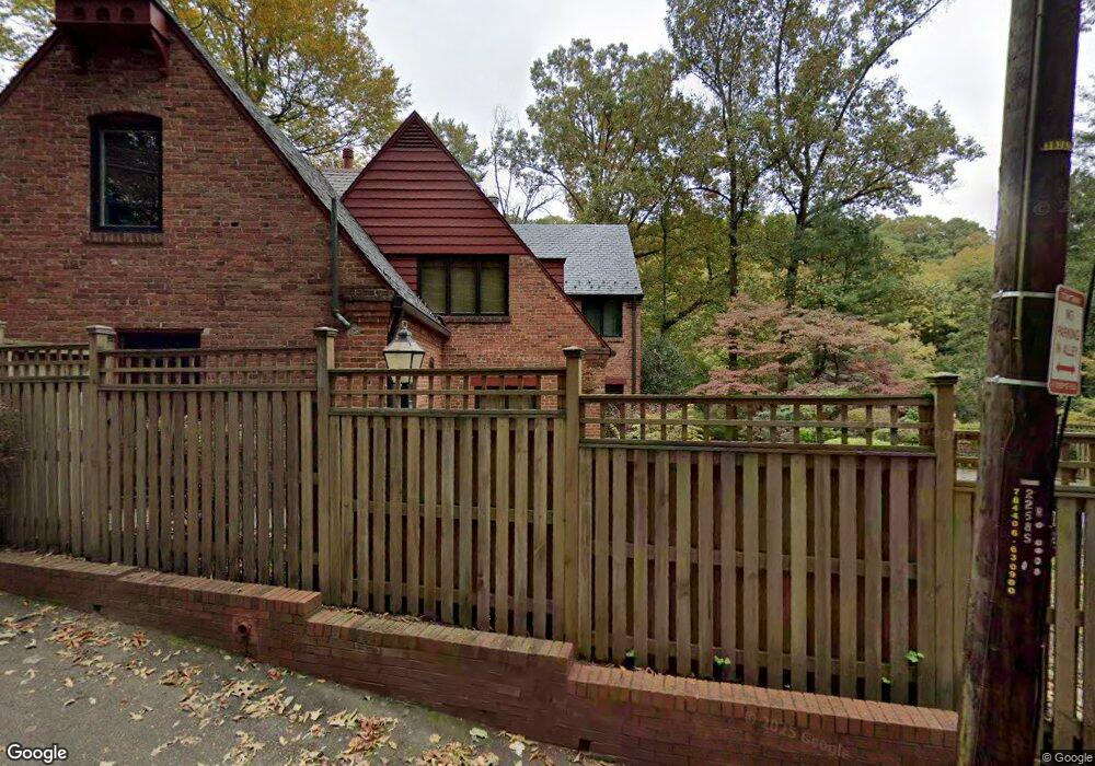 4600 Fieldstone Ln NW, Washington, DC 20008 - photo 1