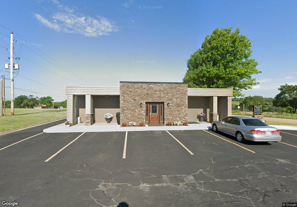 5229 SW 7th St, Topeka, KS 66606 - photo 1