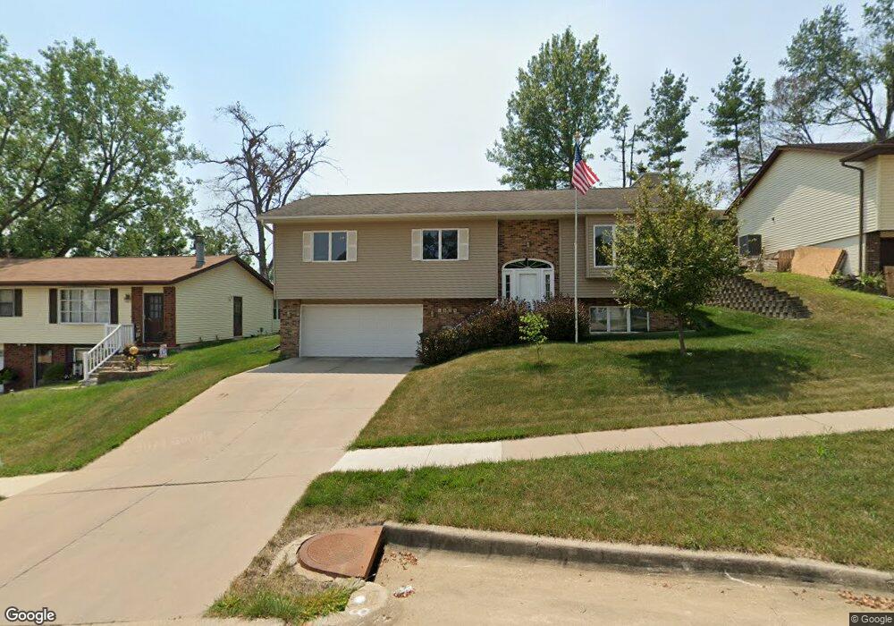 1609 Hidden Hollow Ln NW, Cedar Rapids, IA 52405 - photo 1