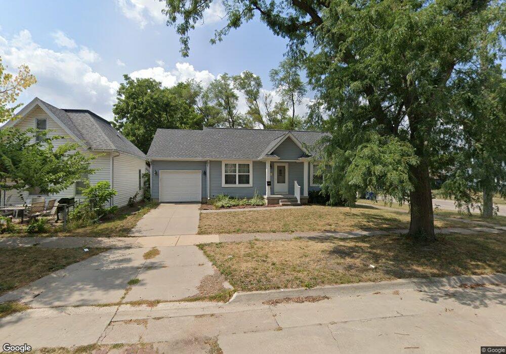 1001 9th St SE, Cedar Rapids, IA 52401 - photo 1