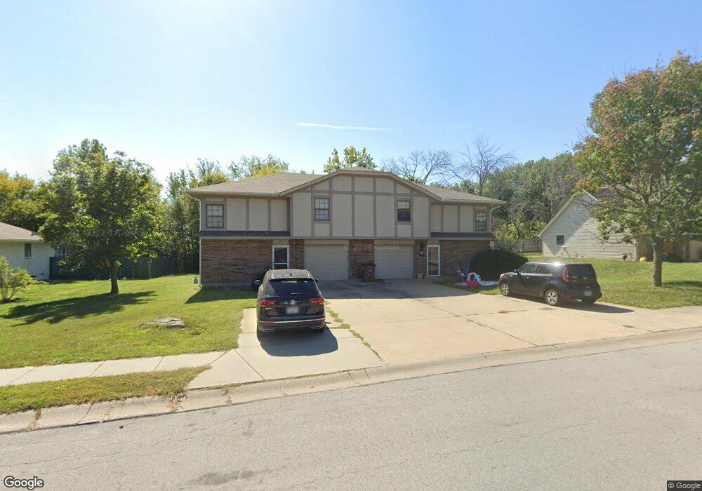 113 W Foxwood Dr unit 115, Raymore, MO 64083 - photo 1