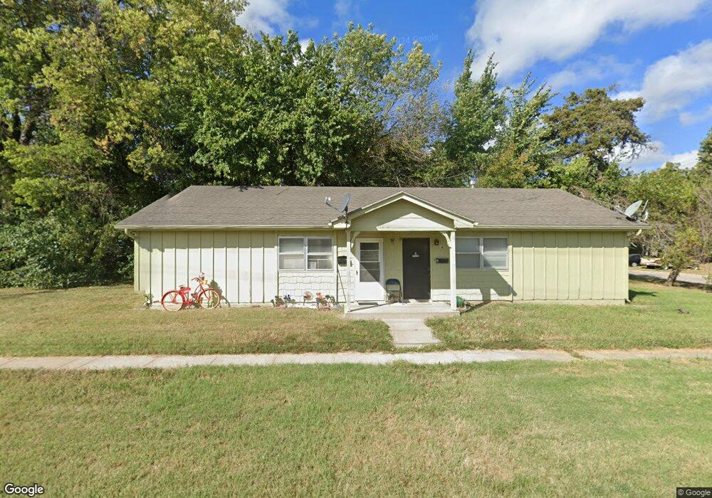 701 Parker Ave, Osawatomie, KS 66064 - photo 1