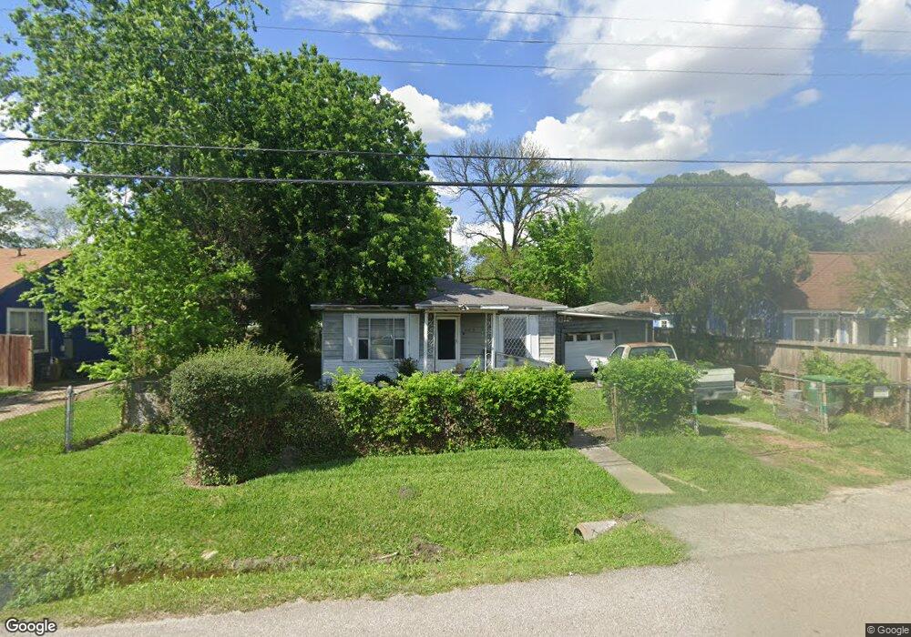 609 Barkley St, Houston, TX 77022 - photo 1