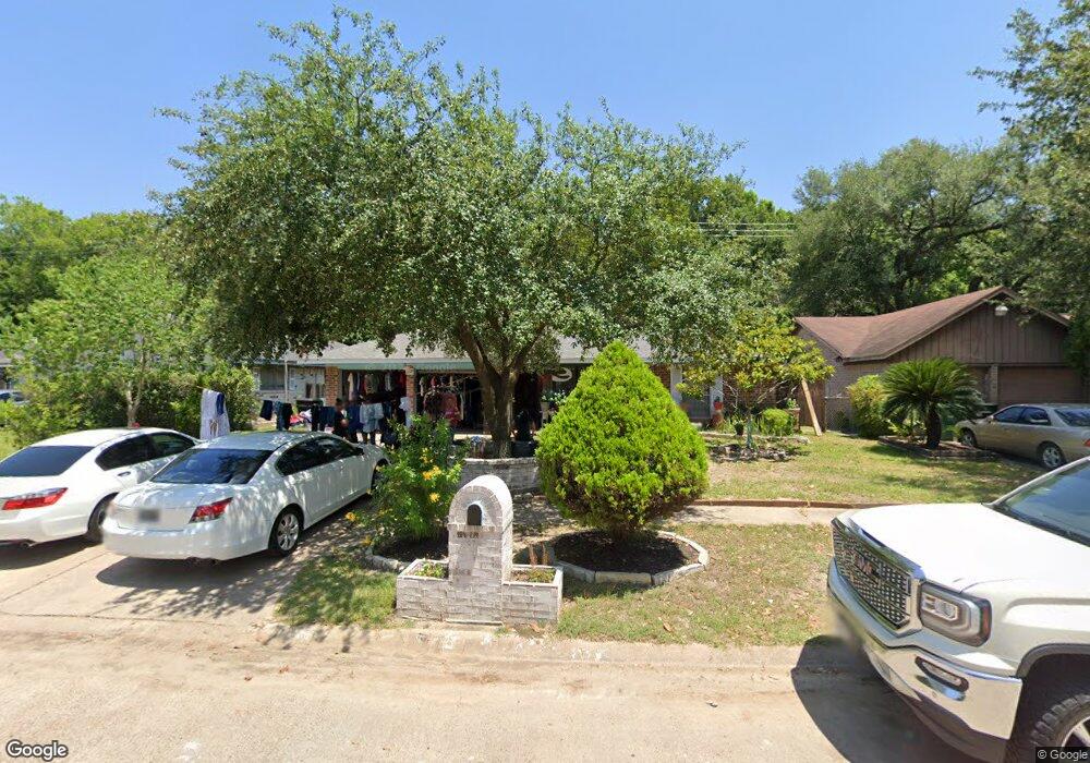 1706 Mosher Ln, Houston, TX 77088 - photo 1