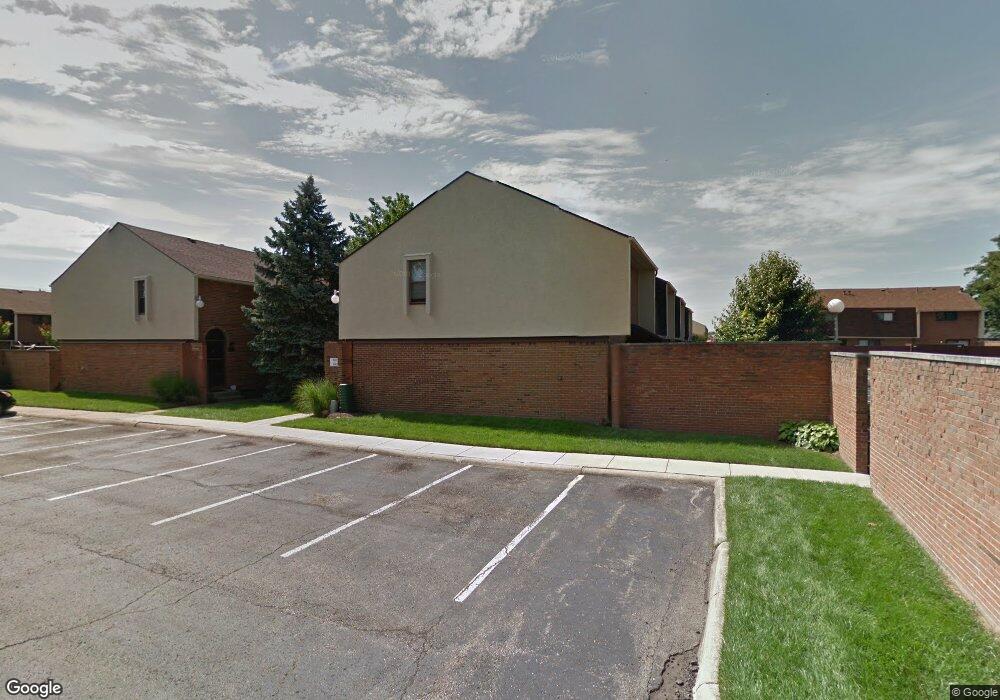 1823 Willoway Cir N unit Bldg, Columbus, OH 43220 - photo 1