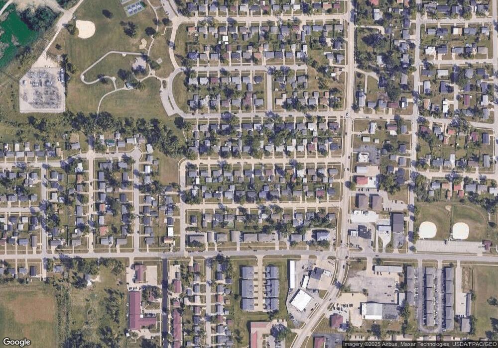 925 Hillview Dr, Marion, IA 52302 - photo 1