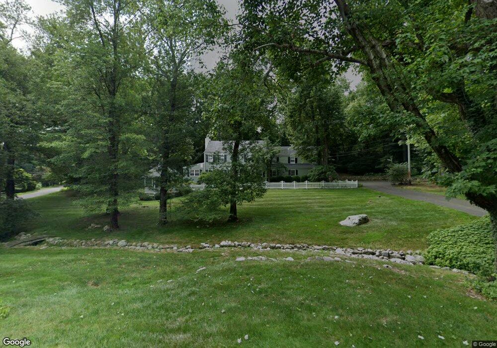 130 Comstock Hill Rd, New Canaan, CT 06840 - photo 1