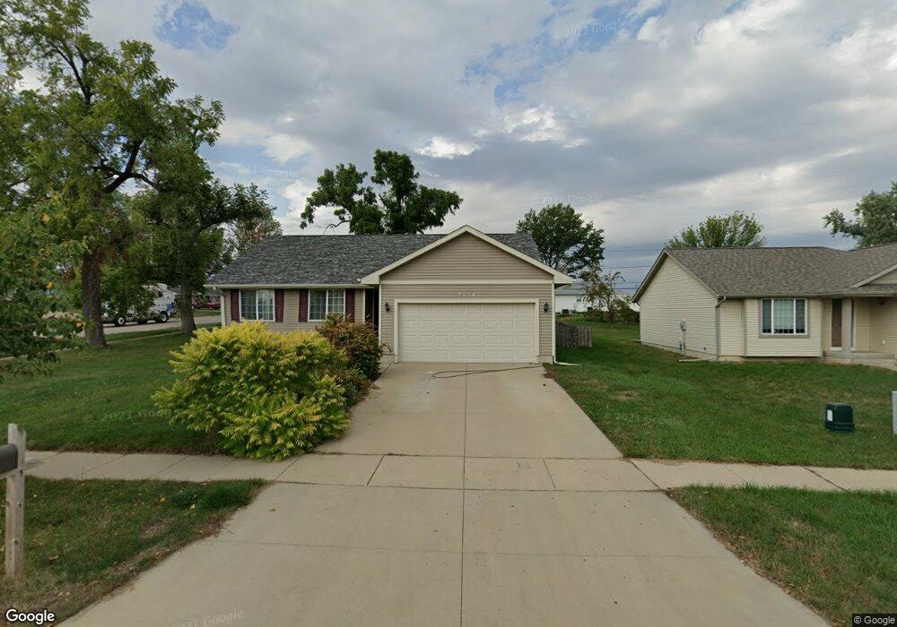 2134 25th St SW, Cedar Rapids, IA 52404 - photo 1