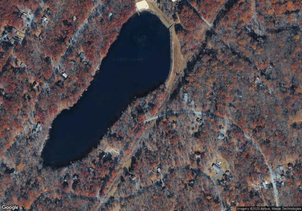 139 Mockingbird Ct, Bushkill, PA 18324 - photo 1