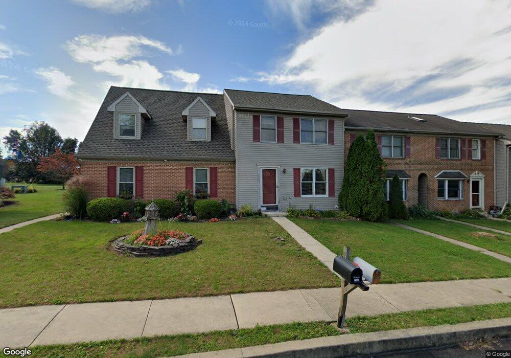 207 Stonecrest Ct, Stevens, PA 17578 - photo 1