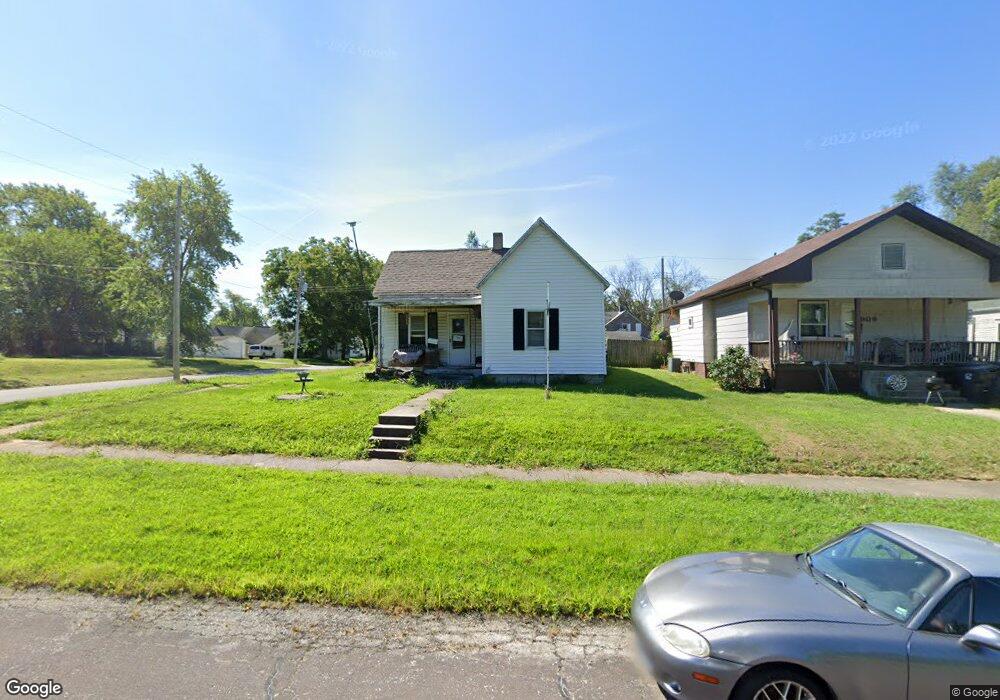 902 Myra St, Moberly, MO 65270 - photo 1