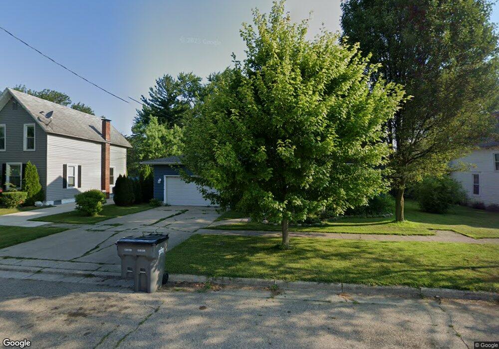 107 Beech St E, Three Oaks, MI 49128 - photo 1