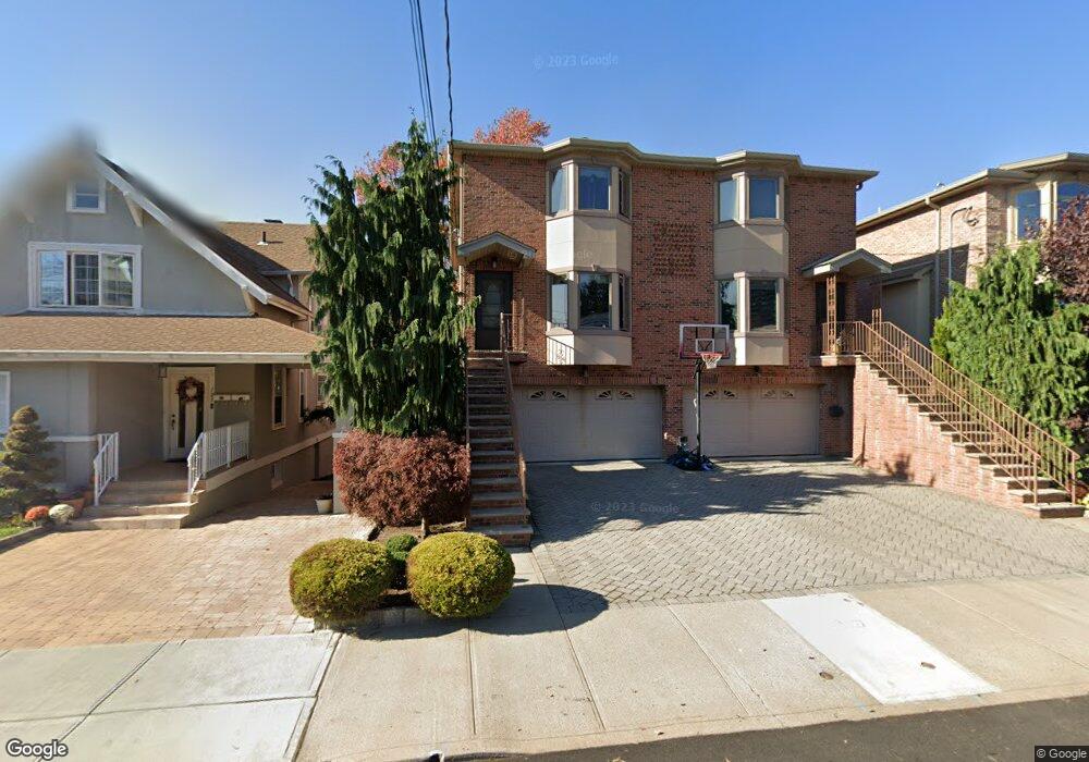711 Grove Ave, Cliffside Park, NJ 07010 - photo 1