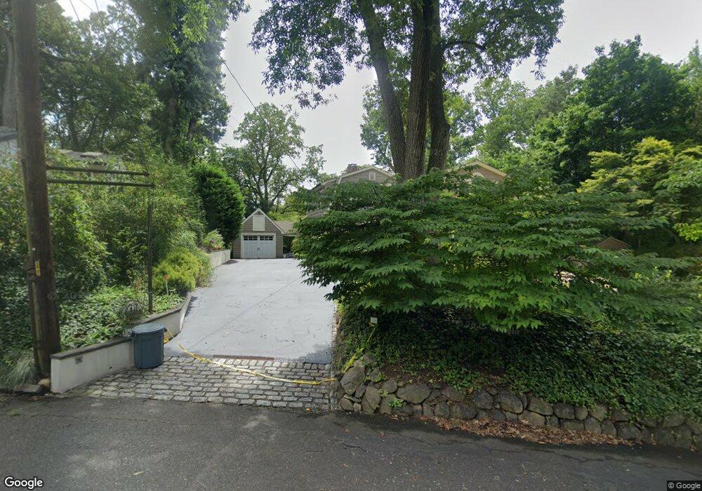 16 Woodridge Ln, Sea Cliff, NY 11579 - photo 1