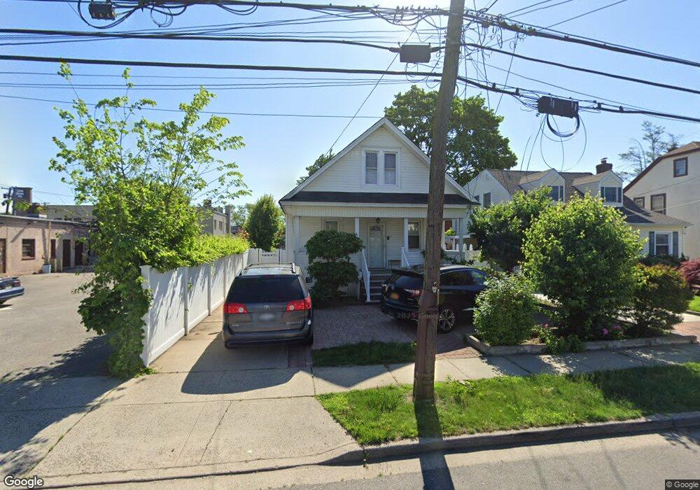 17 Spruce St, West Hempstead, NY 11552 - photo 1