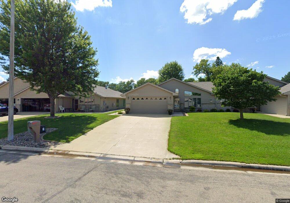 1711 Hale Dr, Albert Lea, MN 56007 - photo 1