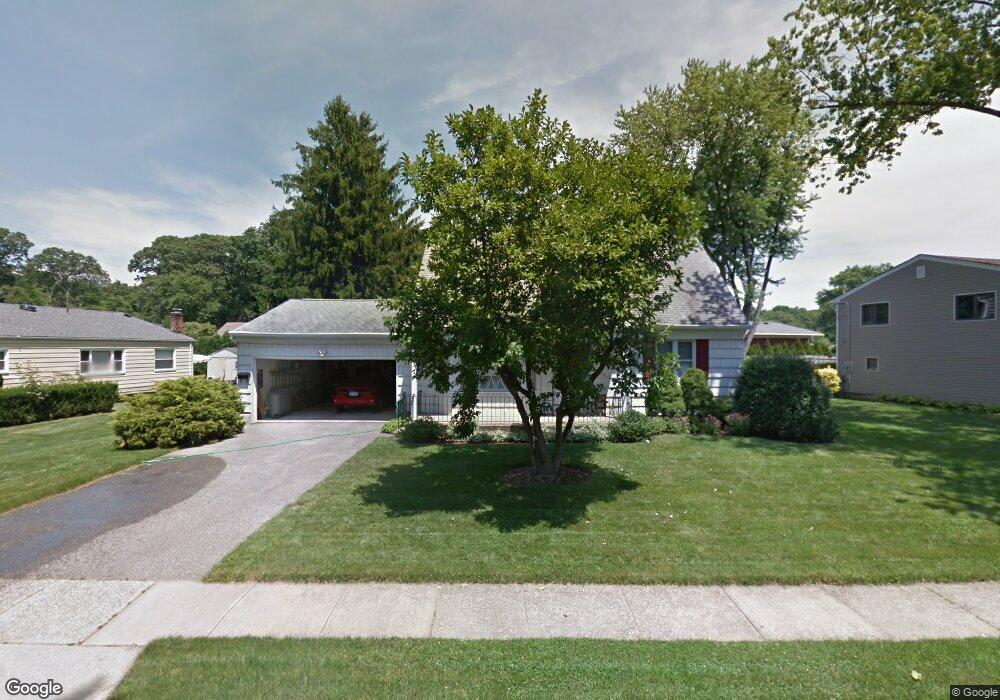 4 Terry Ct, Glen Head, NY 11545 - photo 1