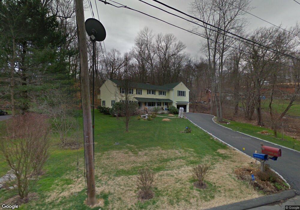 98 Northwood Ln, Stamford, CT 06903 - photo 1