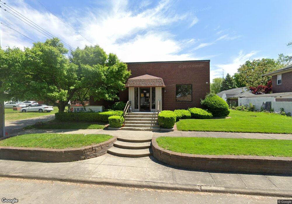 416 S 17th St, Mattoon, IL 61938 - photo 1