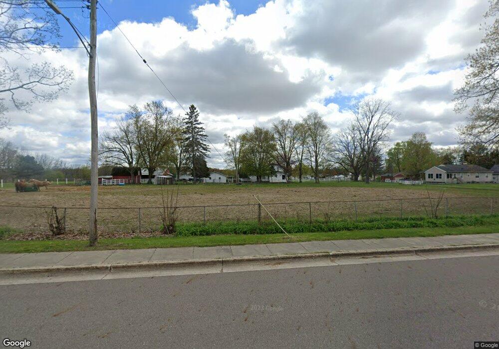 410 Oakwood St, Grand Ledge, MI 48837 - photo 1