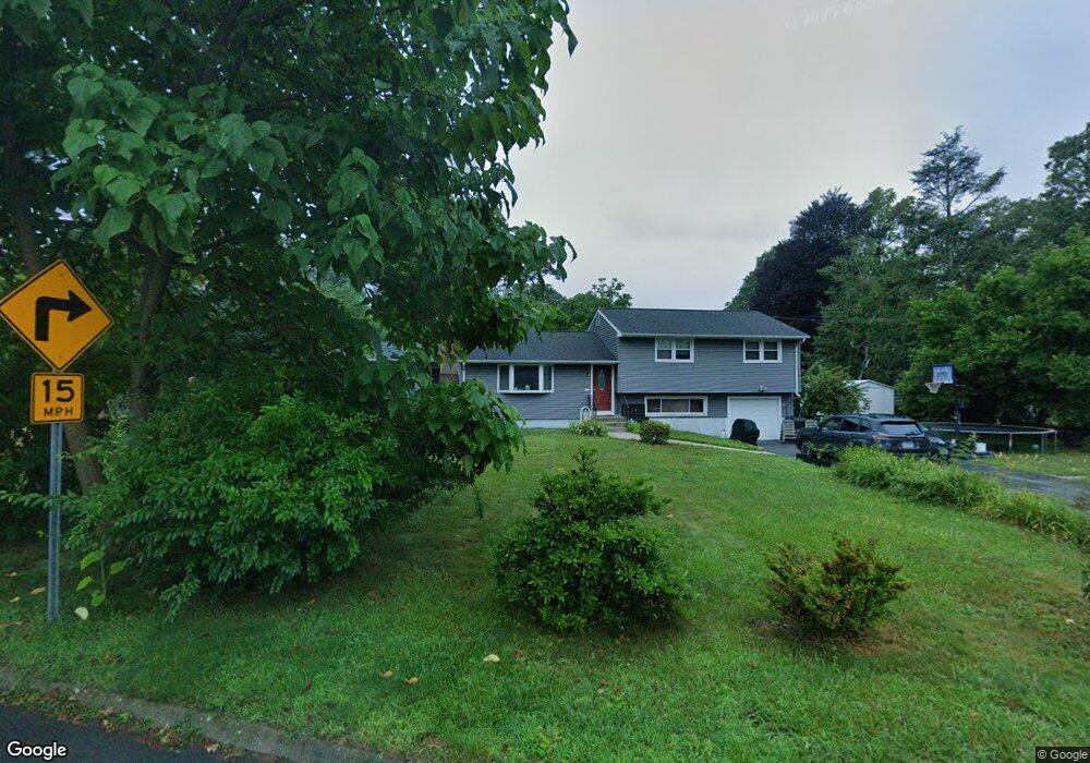 2 Bowling Green Dr, North Haven, CT 06473 - photo 1