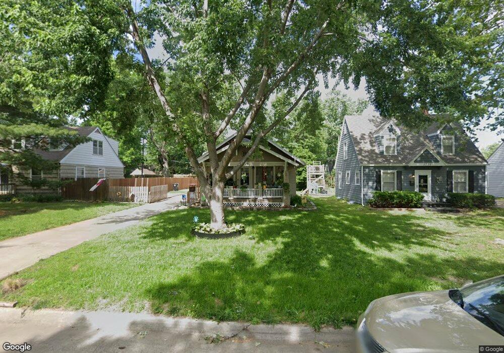 1721 SW Medford Ave, Topeka, KS 66604 - photo 1