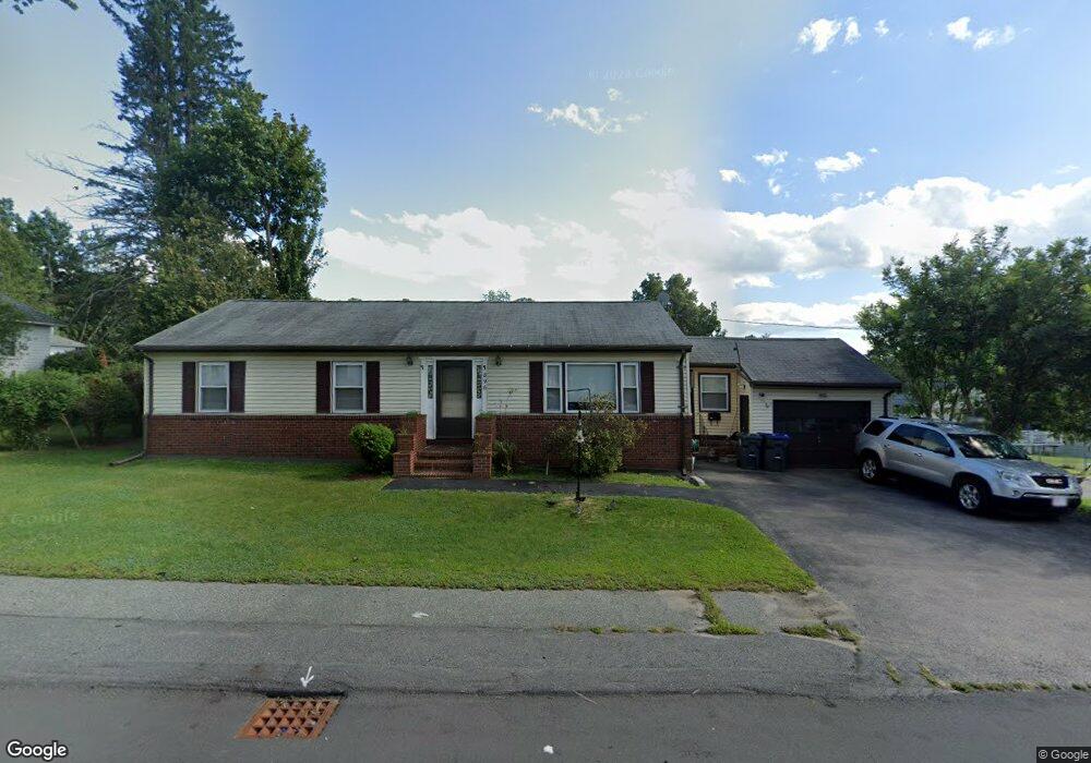 896 Riverside Dr, Methuen, MA 01844 - photo 1