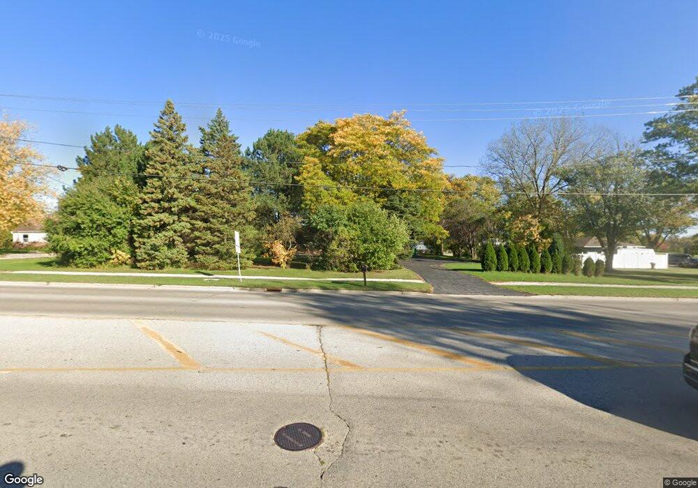 W156N7238 Pilgrim Rd, Menomonee Falls, WI 53051 - photo 1