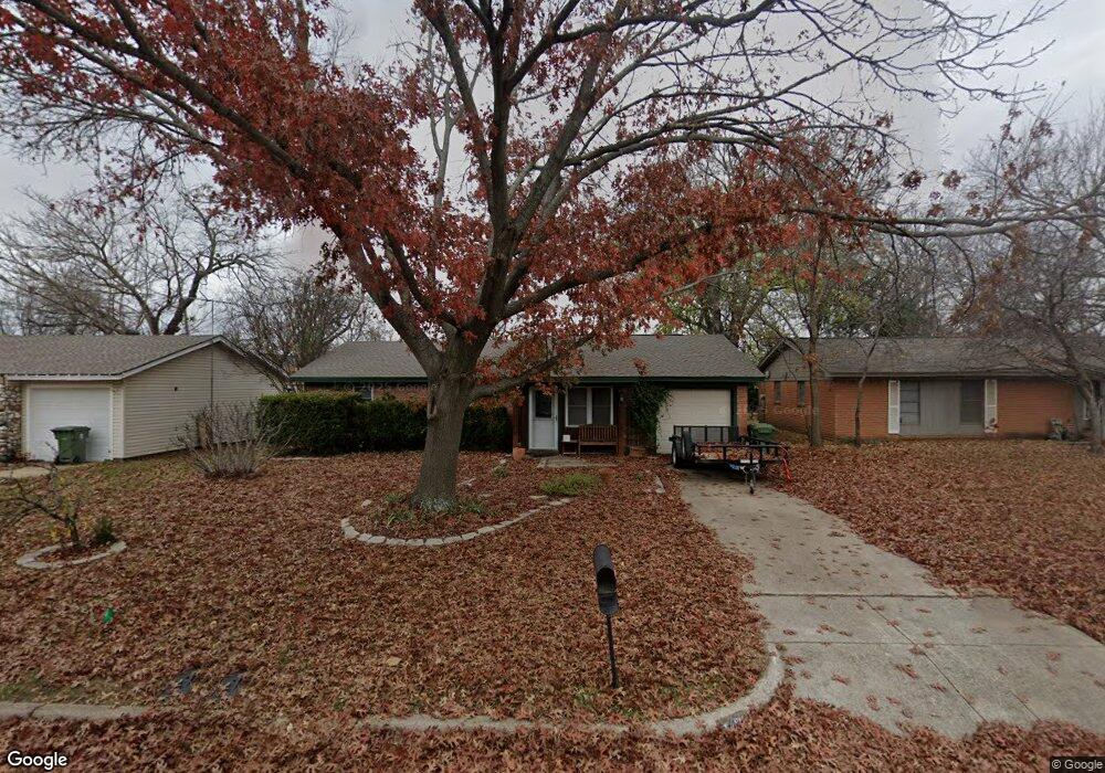 549 Livingston Dr, Hurst, TX 76053 - photo 1