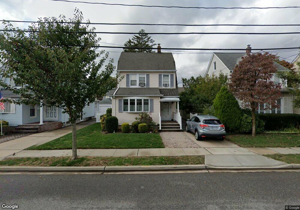 19 Juniper Ave, Mineola, NY 11501 - photo 1