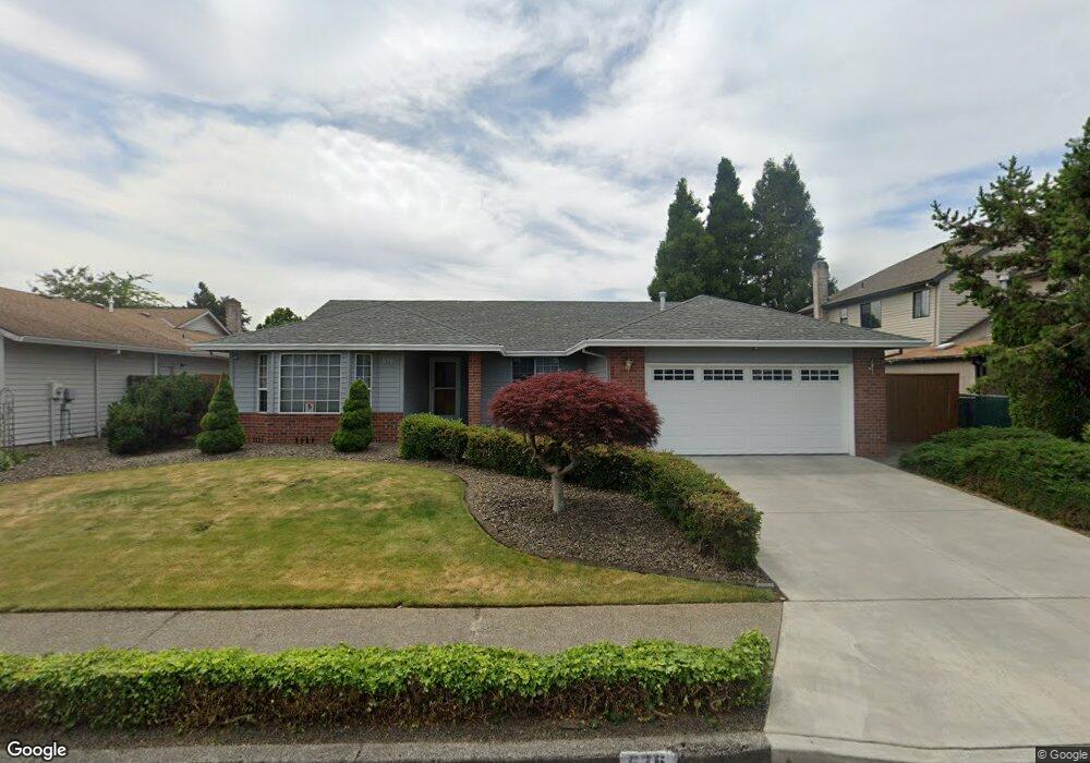 576 NE 27th St, Gresham, OR 97030 - photo 1