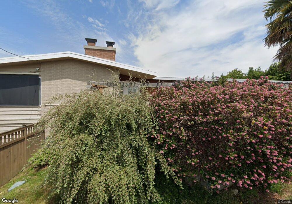 811 Puget Dr, Edmonds, WA 98020 - photo 1