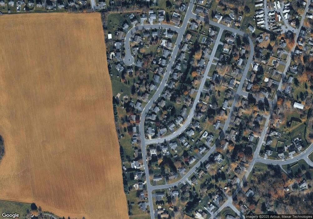 221 Royal Rd, Palmyra, PA 17078 - photo 1