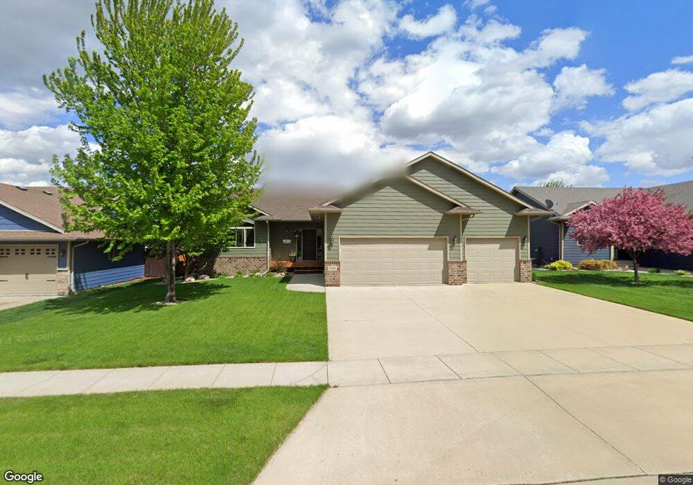 5208 S Chinook Ave, Sioux Falls, SD 57108 - photo 1