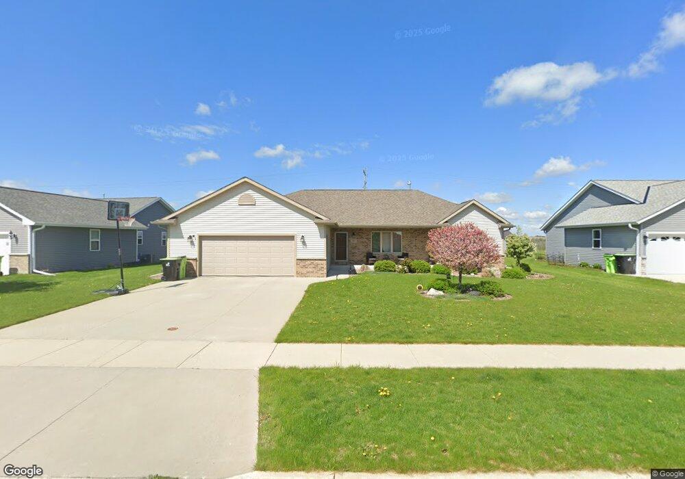 551 Silver Fox Dr S, Kewaskum, WI 53040 - photo 1