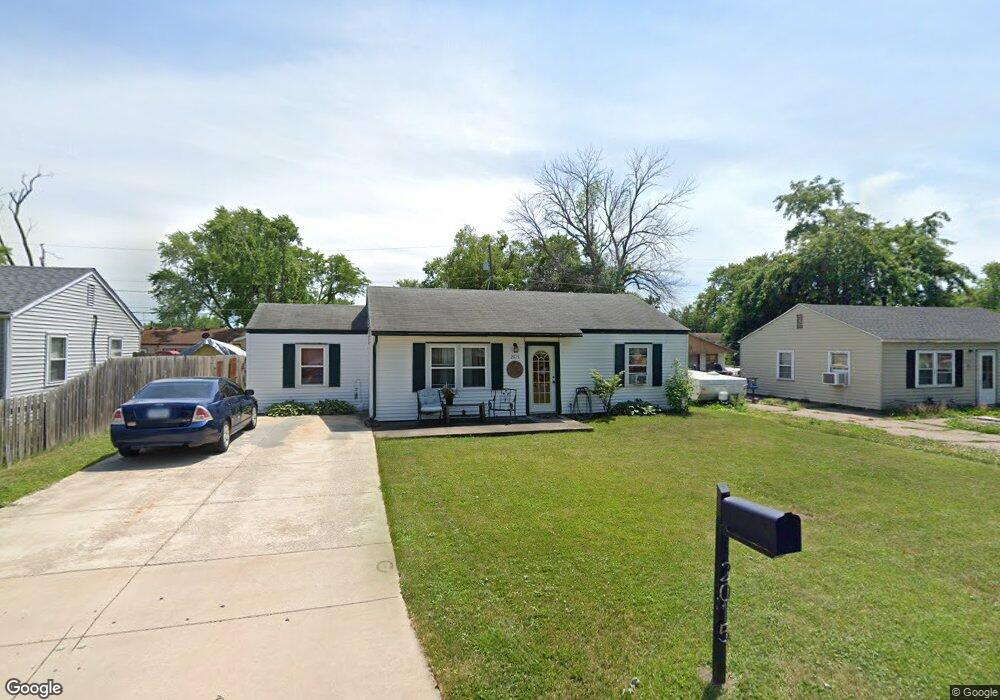 2015 W 70th St, Davenport, IA 52806 - photo 1