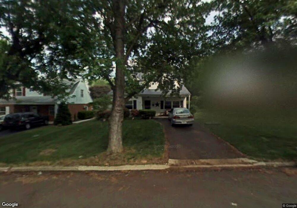 720 Fernwood St, Emmaus, PA 18049 - photo 1