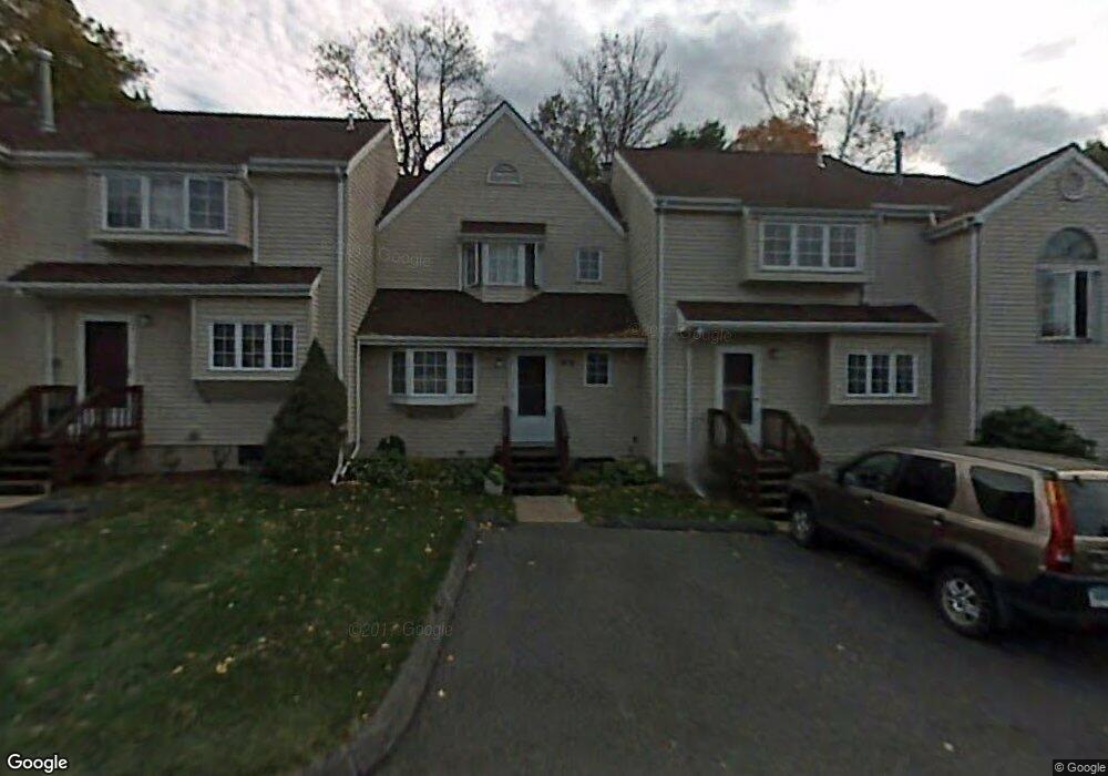 11-4 W Meadow Ln unit 11-4, Middletown, CT 06457 - photo 1