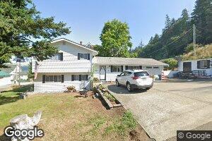 239 Commercial Ave, Gardiner, OR 97441