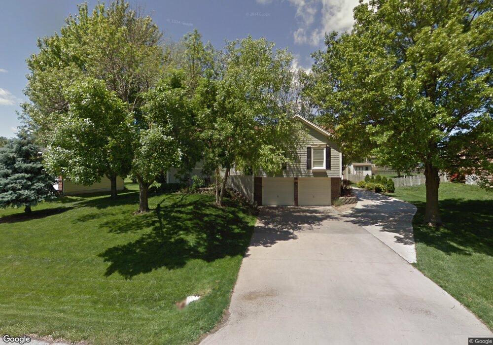 5550 Meadow View Dr, Shawnee, KS 66226 - photo 1