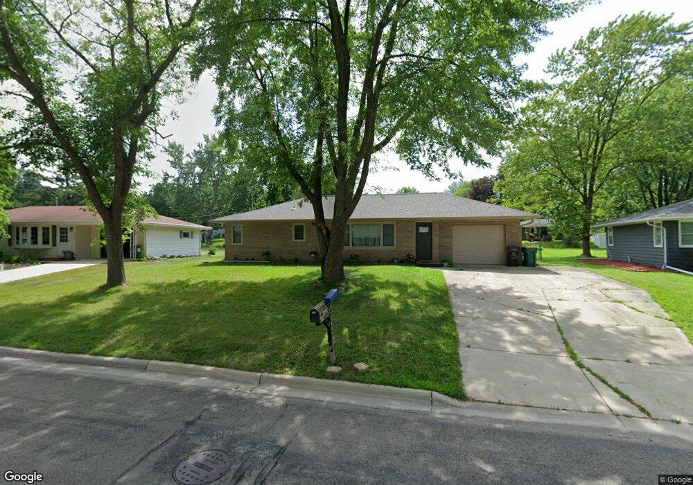 1008 Maplehill Dr, Albert Lea, MN 56007 - photo 1