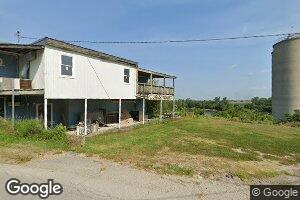 323 Old Bridge St, Waverly, MO 64096